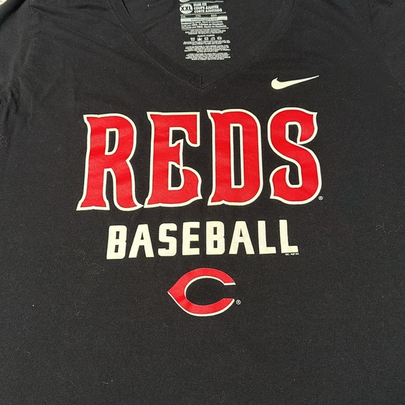 Nike Ladies Cincinnati Reds Slim Fit Black Tee, EUC, Size 2X - Picture 3 of 7